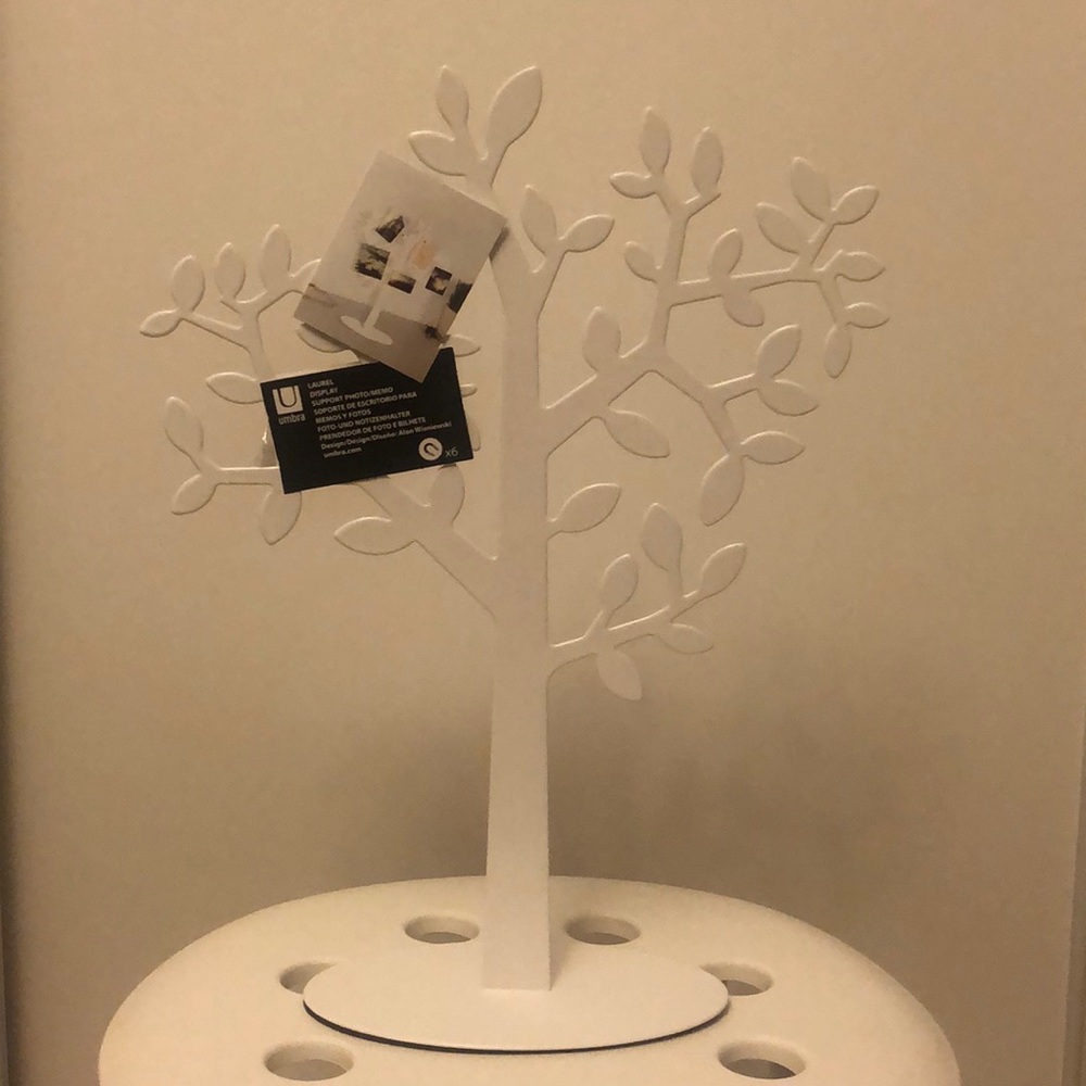 Umbra Laurel Tree Display